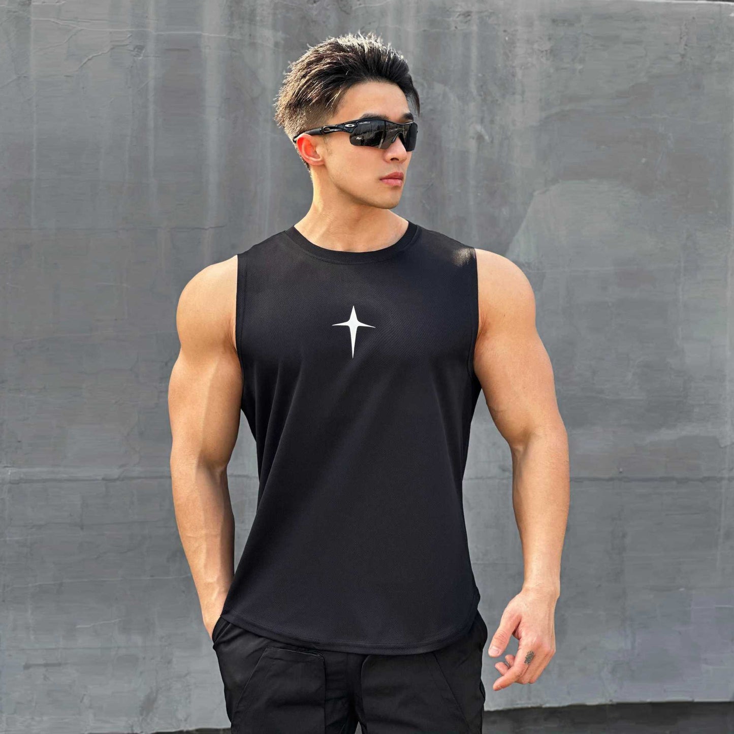 Mens Sleeveless Crew-Neck Slim-Fit T-Shirt Top